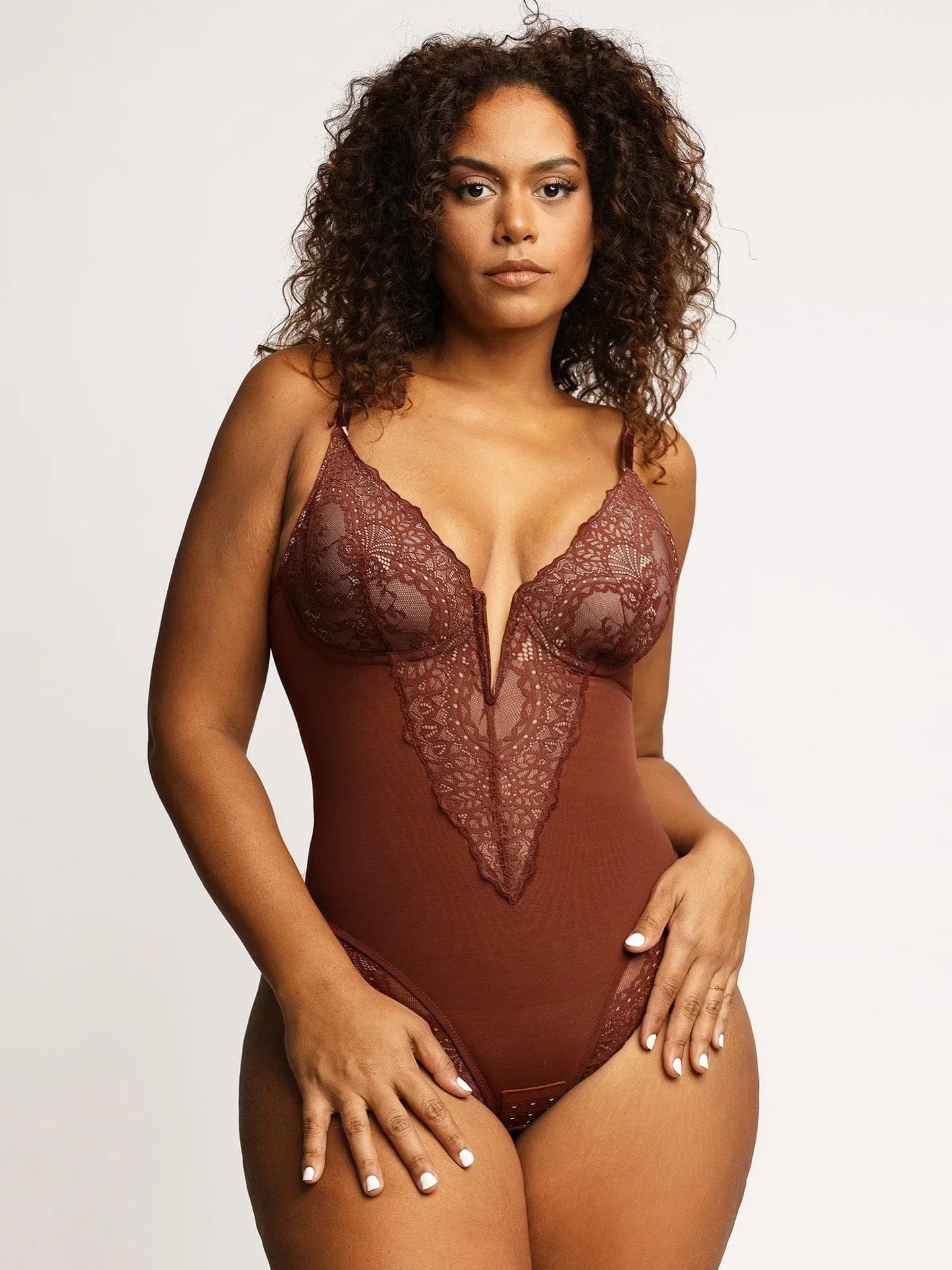 Sarah | SHAPEWEAR BODYSUIT MED DYB V-HALS